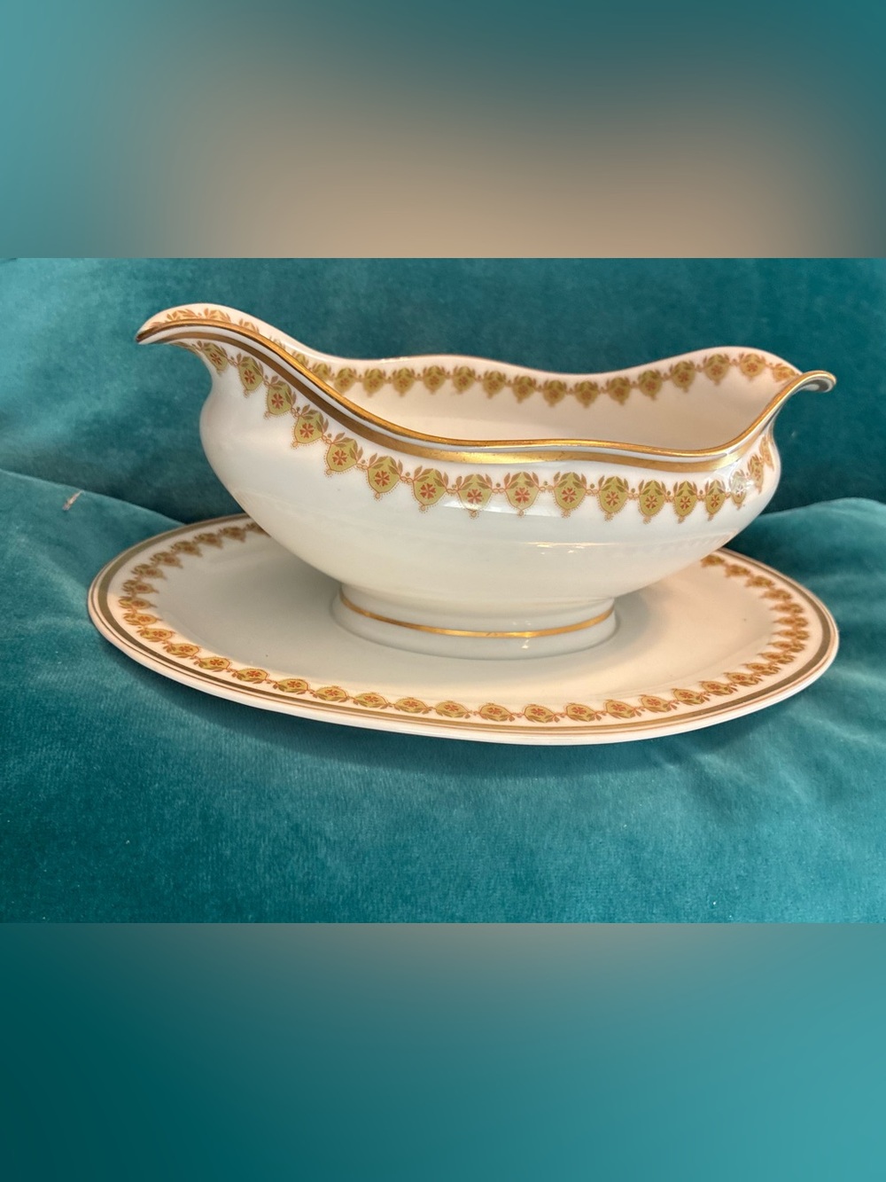 Vintage Haviland Limoges Schleiger 576 Gravy Boat